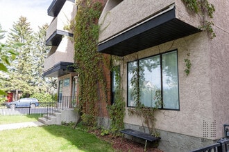 Renfrew Corner Apartments in Calgary, AB - Building Photo - Building Photo