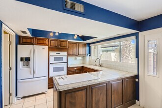 8476 E Chaparral Rd in Scottsdale, AZ - Building Photo - Building Photo