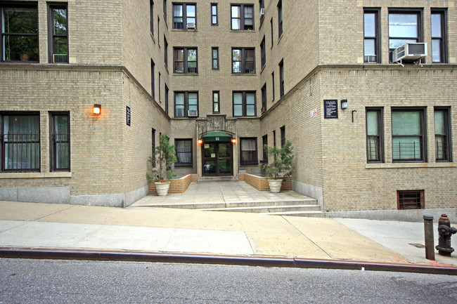 55 PAYSON AVE in New York, NY - Building Photo - Building Photo