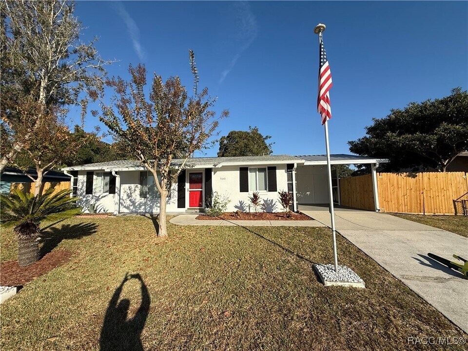 9340 N Citrus Springs Blvd in Citrus Springs, FL - Building Photo