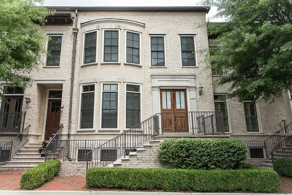 1059 E Paces Ln in Atlanta, GA - Building Photo