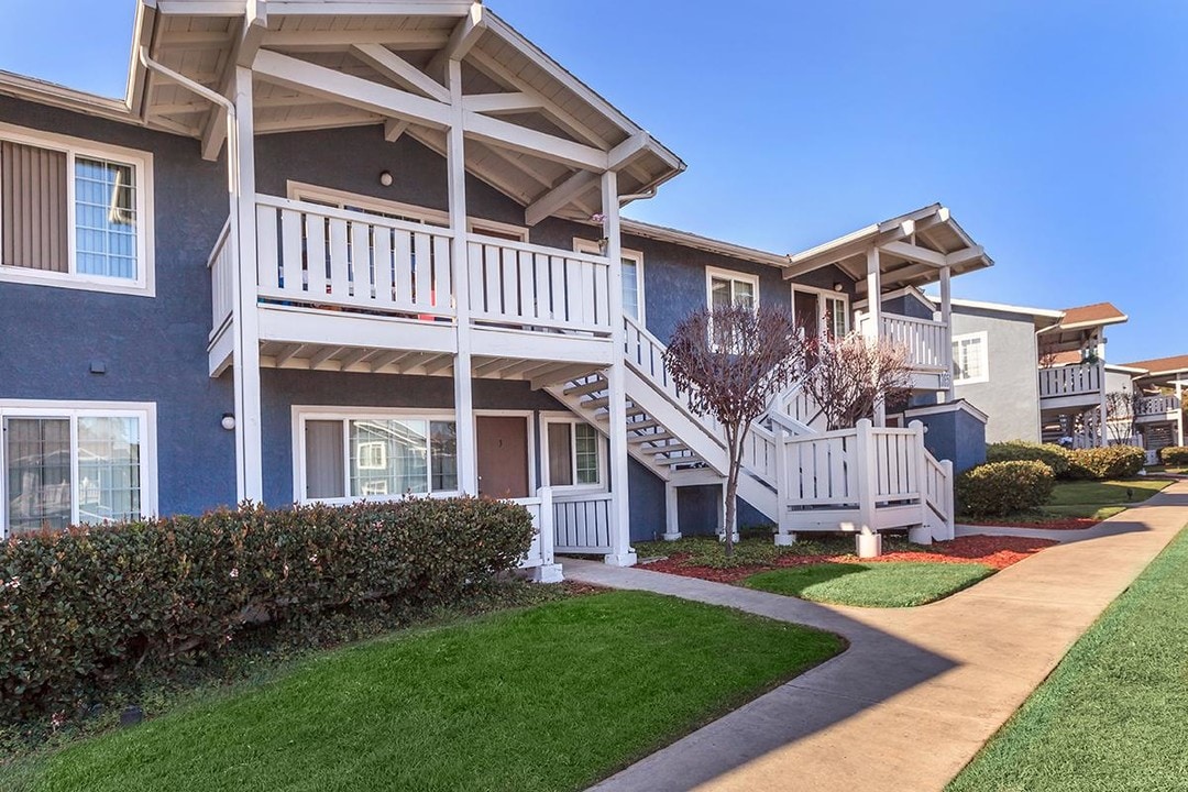 Mariners Point in Imperial Beach, CA - Foto de edificio