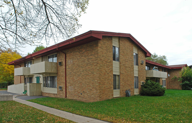 Allegro Apartments in Racine, WI - Building Photo - Building Photo