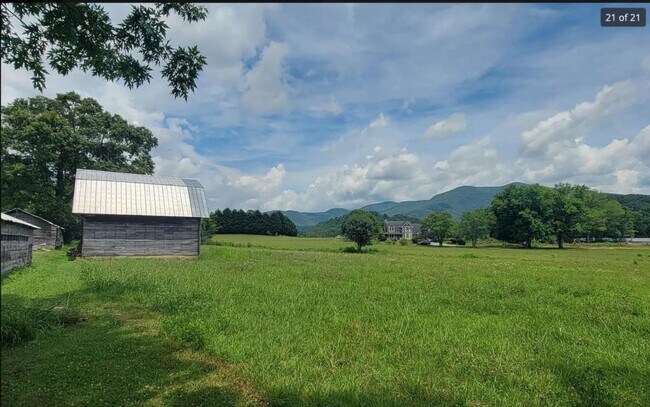 1892 GA-75 in Hiawassee, GA - Building Photo - Building Photo