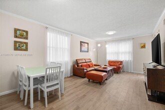 17125 N Bay Rd, Unit 3312 in Sunny Isles Beach, FL - Building Photo - Building Photo