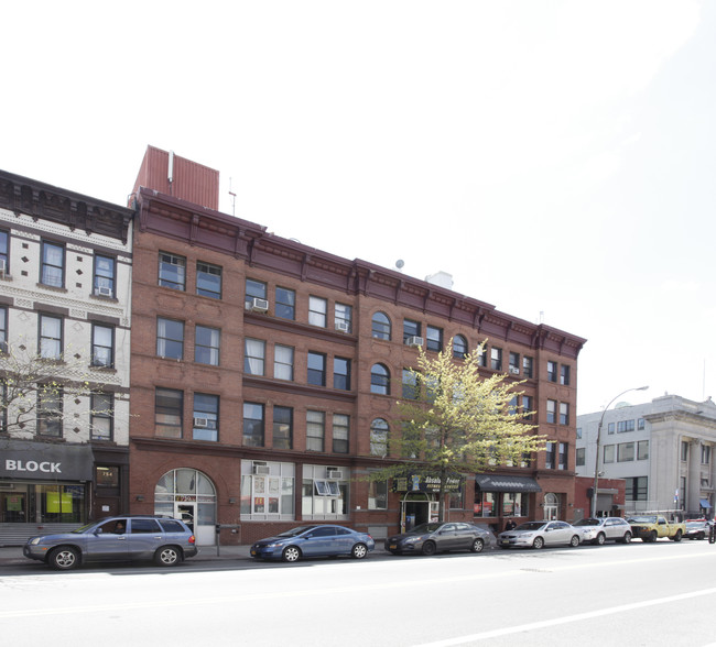 740 Grand St in Brooklyn, NY - Building Photo - Building Photo