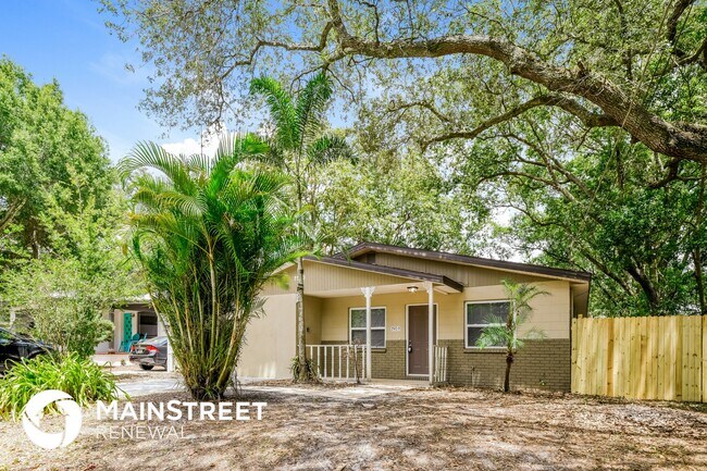 7503 N Dartmouth Ave in Tampa, FL - Foto de edificio - Building Photo