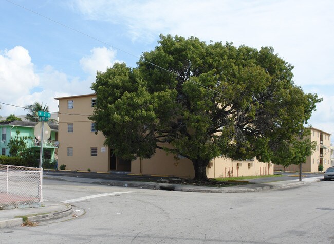 Tropical Apartments in Miami, FL - Building Photo - Building Photo