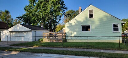 17284 Ivanhoe St in Roseville, MI - Building Photo - Building Photo