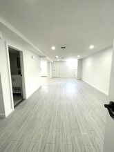 10517 101st Rd, Unit 1 in Ozone Park, NY - Foto de edificio - Building Photo
