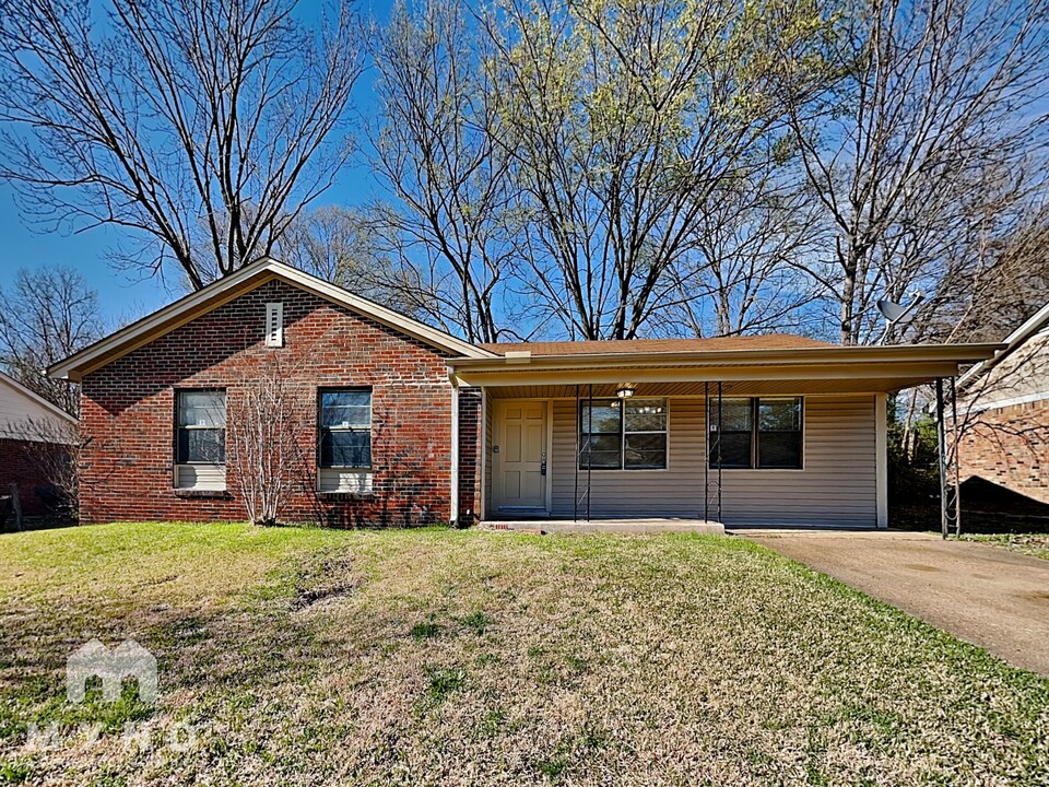 1864 Coral Hills Dr in Southaven, MS - Building Photo