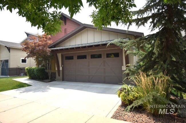 1193 E Lone Shore Dr in Eagle, ID - Foto de edificio - Building Photo