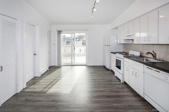 75 Maxwell Ave in Oyster Bay, NY - Building Photo - Building Photo