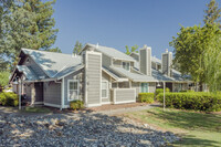 Lakeside Townhomes in Folsom, CA - Foto de edificio - Building Photo