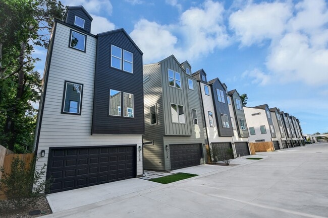 property at 5302 Kindred Gdn Ln
