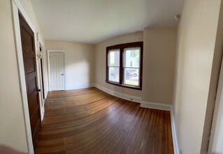 15 Isham St in Burlington, VT - Building Photo - Building Photo