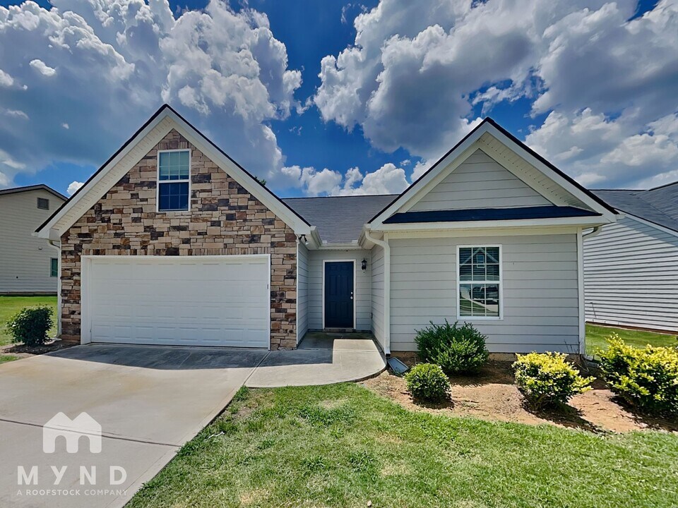 110 Lexington Ave in Griffin, GA - Building Photo