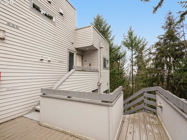 48 Eagle Crest Dr in Lake Oswego, OR - Building Photo - Building Photo