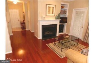 20419 Riverbend Square-Unit -103 in Sterling, VA - Building Photo - Building Photo