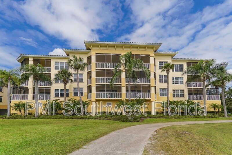 6438 Water Crest Way in Bradenton, FL - Building Photo