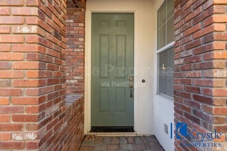6335 Newhaven Ln in Vallejo, CA - Building Photo - Building Photo