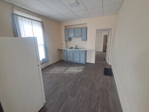 502 Wilson St, Unit One bedroom in Bay City, MI - Foto de edificio - Building Photo