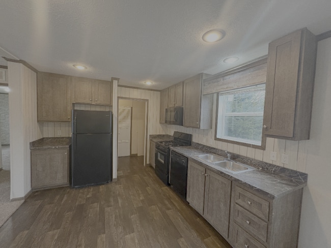 249 Laurel Leah in Oxford, MI - Building Photo - Building Photo