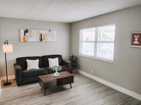 50 Davie Blvd, Unit SI FL2-ID1503928P in Fort Lauderdale, FL - Building Photo