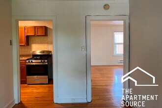 1421 W Hutchinson St, Unit 2 in Chicago, IL - Building Photo - Building Photo