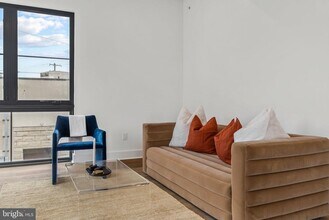 416 W Girard Ave in Philadelphia, PA - Building Photo - Building Photo