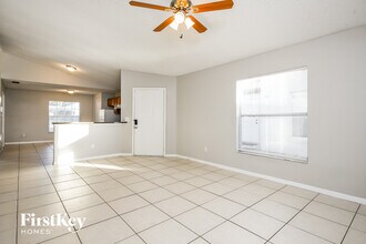 7556 Groveoak Dr in Orlando, FL - Foto de edificio - Building Photo