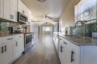 13315 Southview Ln in Dallas, TX - Building Photo - Building Photo