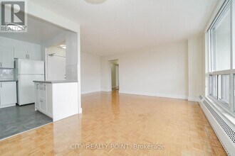 666 Spadina Ave. in Toronto, ON - Building Photo - Building Photo