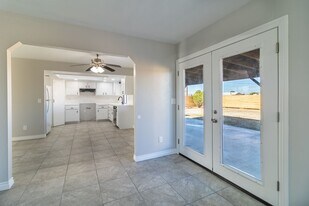 15070 Flathead Rd in Apple Valley, CA - Building Photo