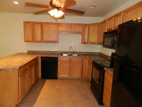 108 Booker Rd in Waynesville, MO - Building Photo - Building Photo