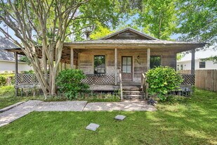 1315 America St in Mandeville, LA - Building Photo