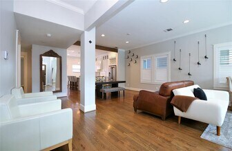 1204 Shearn St in Houston, TX - Building Photo - Building Photo
