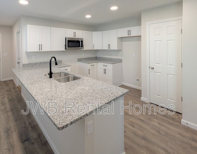 7915 Eaton Ave in Jacksonville, FL - Building Photo - Building Photo