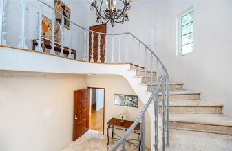32 Calabria Ave in Coral Gables, FL - Building Photo - Building Photo
