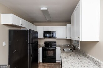 4908 Sugar Valley Rd in Mableton, GA - Building Photo - Building Photo