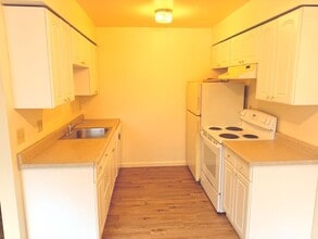 3212 SE 9th Ave in Portland, OR - Building Photo - Building Photo