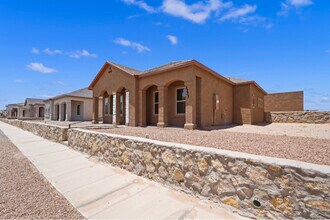 2237 Tony Harper St in El Paso, TX - Building Photo - Building Photo