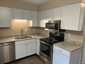 117 Langley Dr, Unit A in Summerville, SC - Foto de edificio - Building Photo