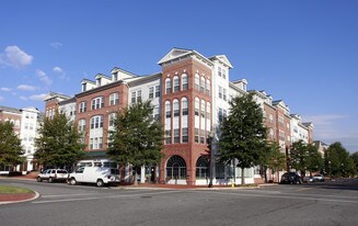 Main Street Condominiums in Alexandria, VA - Building Photo