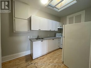 2 Russell St E in Smiths Falls, ON - Building Photo - Building Photo