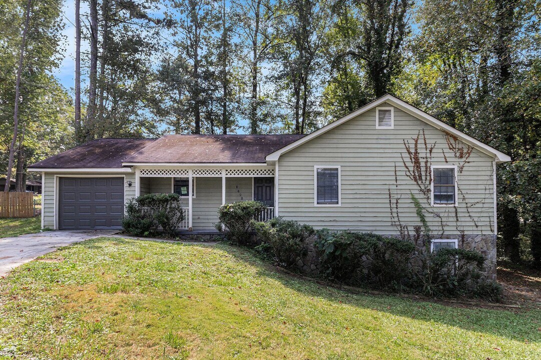 1422 Chedworth Pl in Stone Mountain, GA - Building Photo