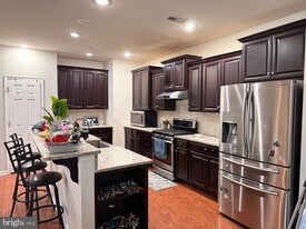 728 Sun Valley Ct in Chester Springs, PA - Building Photo