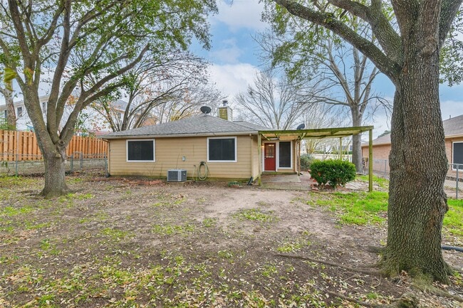 property at 10926 Waterview Cir