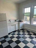 11 Conway St, Unit 11 in Greenfield, MA - Building Photo