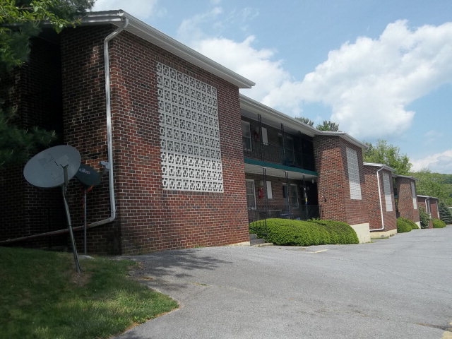 302 Longview St in Bluefield, VA - Building Photo